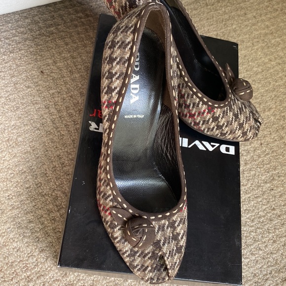 Authentic Prada Shoes 37.5 - Picture 4 of 4